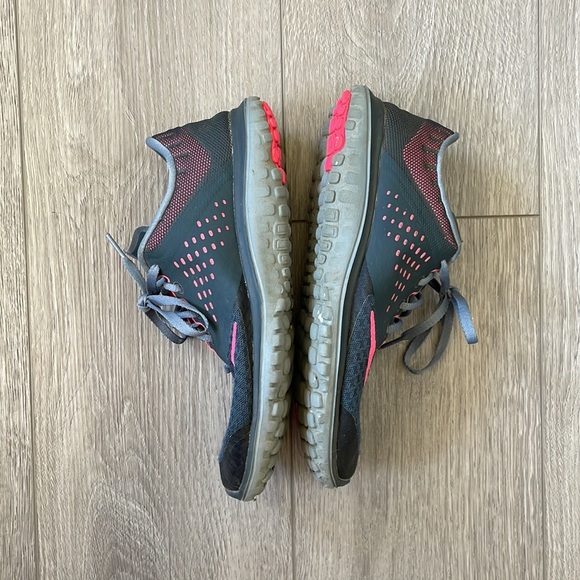 Nikes Running - Picture 4 of 8